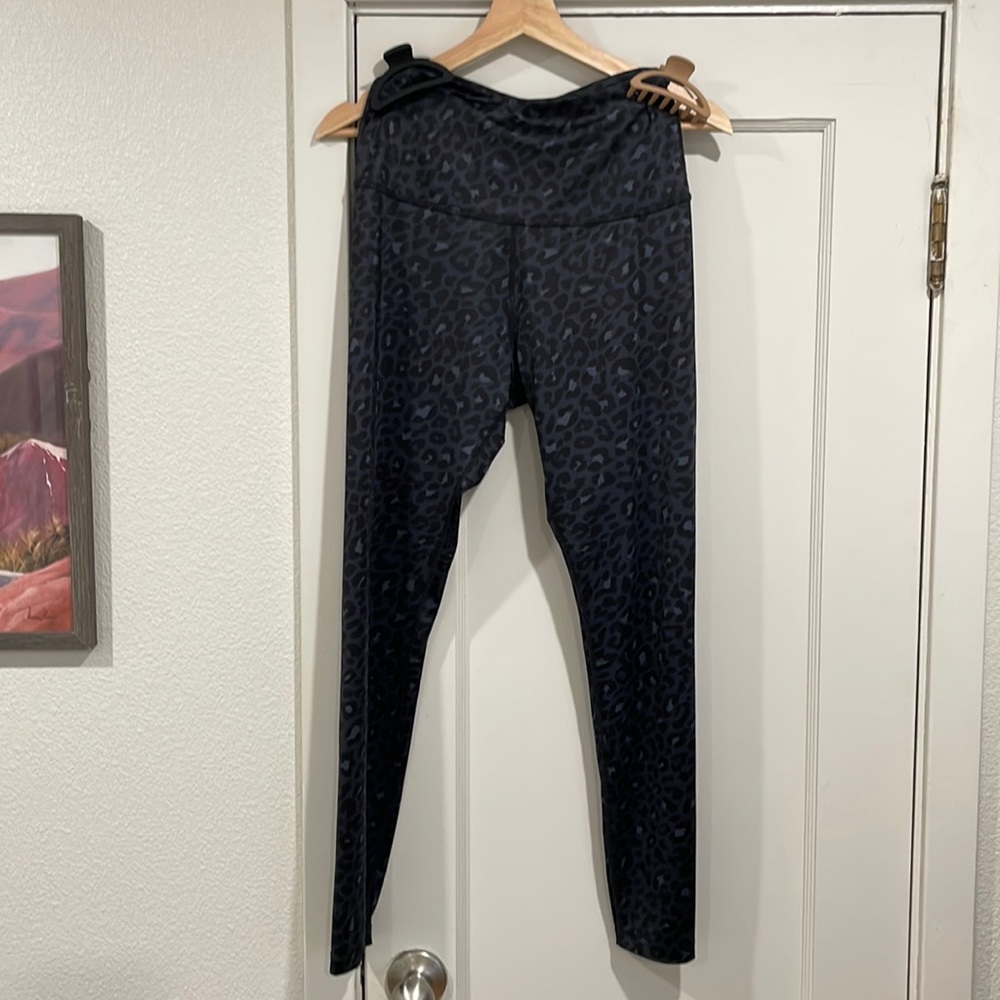 Beyond Yoga leopard print